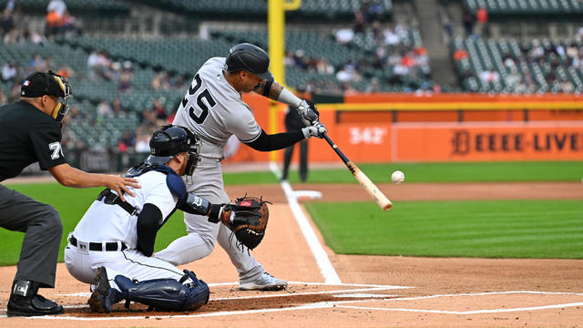 New York Yankees second baseman Gleyber Torres (25) hits a solo homer in the bottom of the first inning during the Detroit Tigers versus the New York Yankees game on Tuesday August 29, 2023 at Comerica Park in Detroit, MI. 