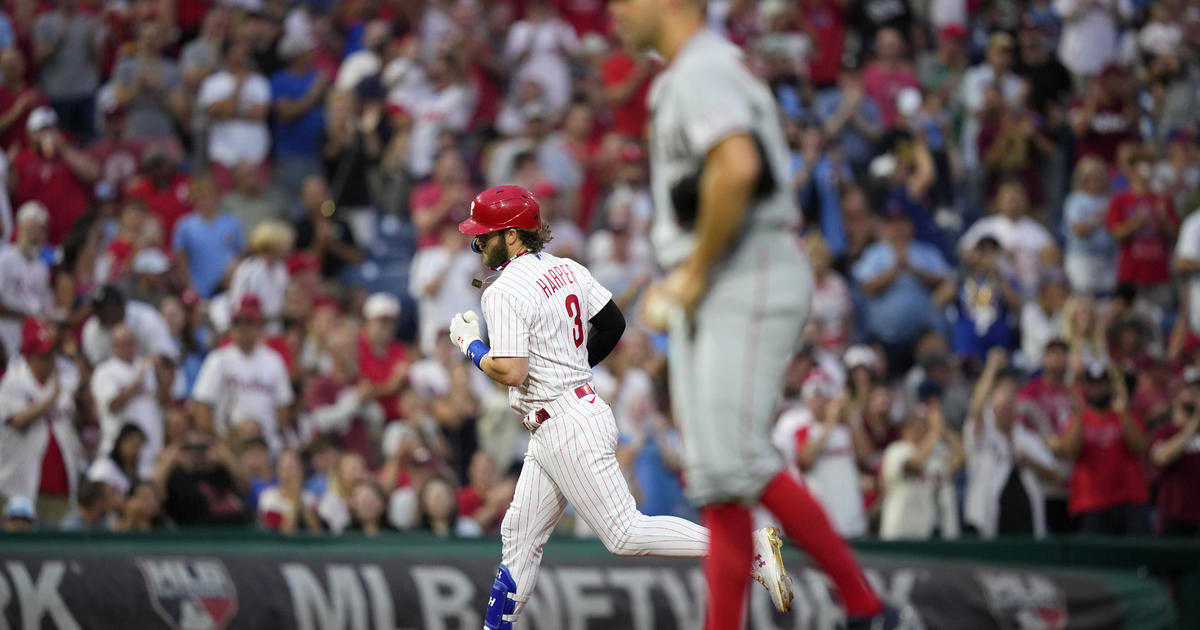 Bryce Harper slugs two more homers as Phillies take series lead