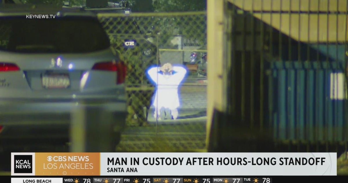 Hours-long standoff ends with suspect arrest in Santa Ana - CBS Los Angeles