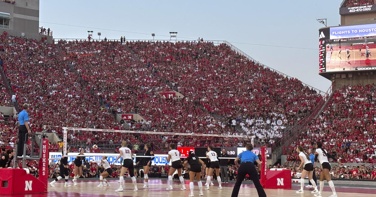 Nebraska Cornhuskers volleyball breaks women’s sport world attendance record with match at football stadium