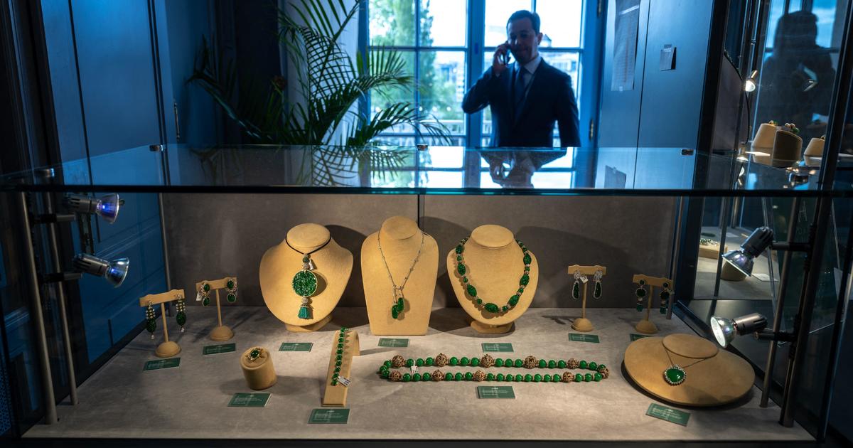 Despite Nazi Shadow, Jewelry Sale Sets $202 Million Record - The New York  Times
