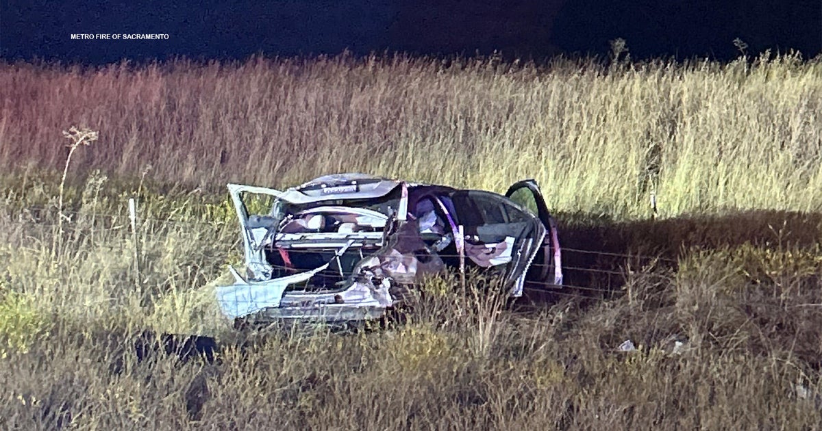 High-speed rollover crash leaves 1 dead in rural Rancho Cordova - CBS ...