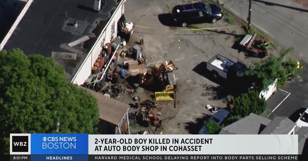 2-year-old boy killed in accident at Cohasset auto shop - CBS Boston