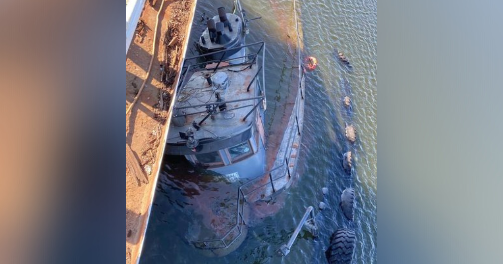 Authorities responding to sunken tug boat in San Joaquin Delta spilling oil, fuel - Vimarsana News