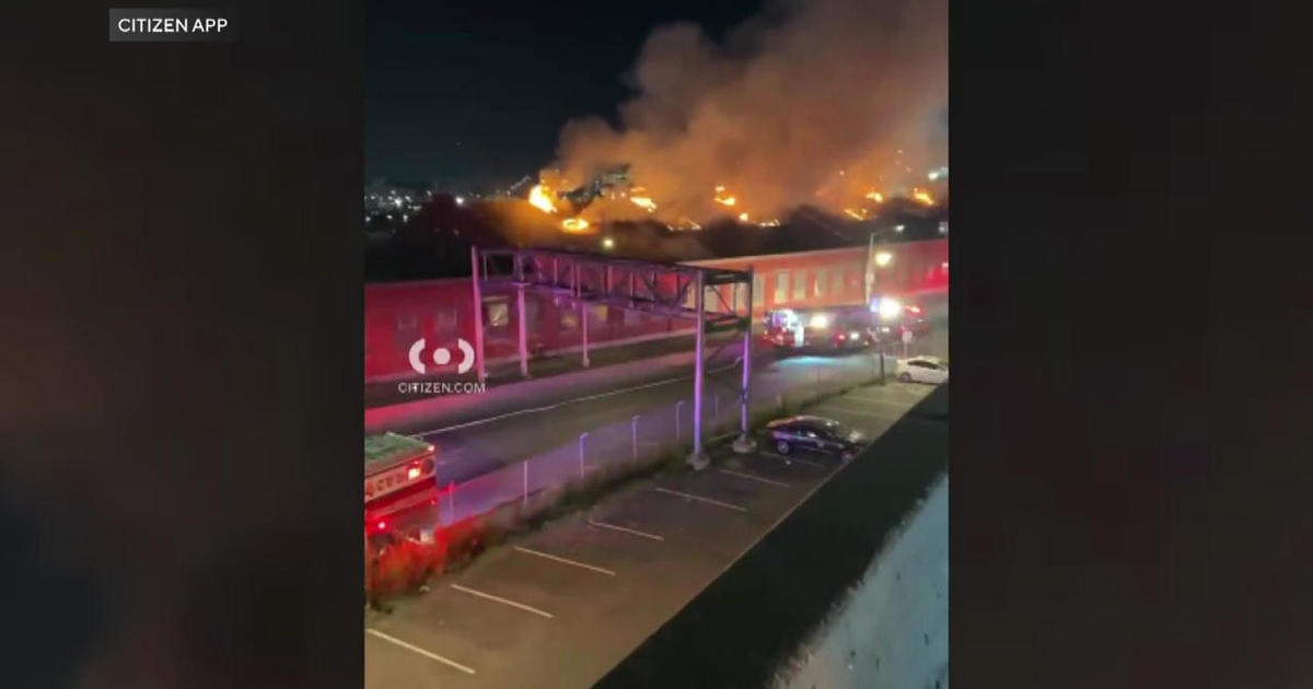 FDNY fights massive warehouse fire in Willets Point, Queens