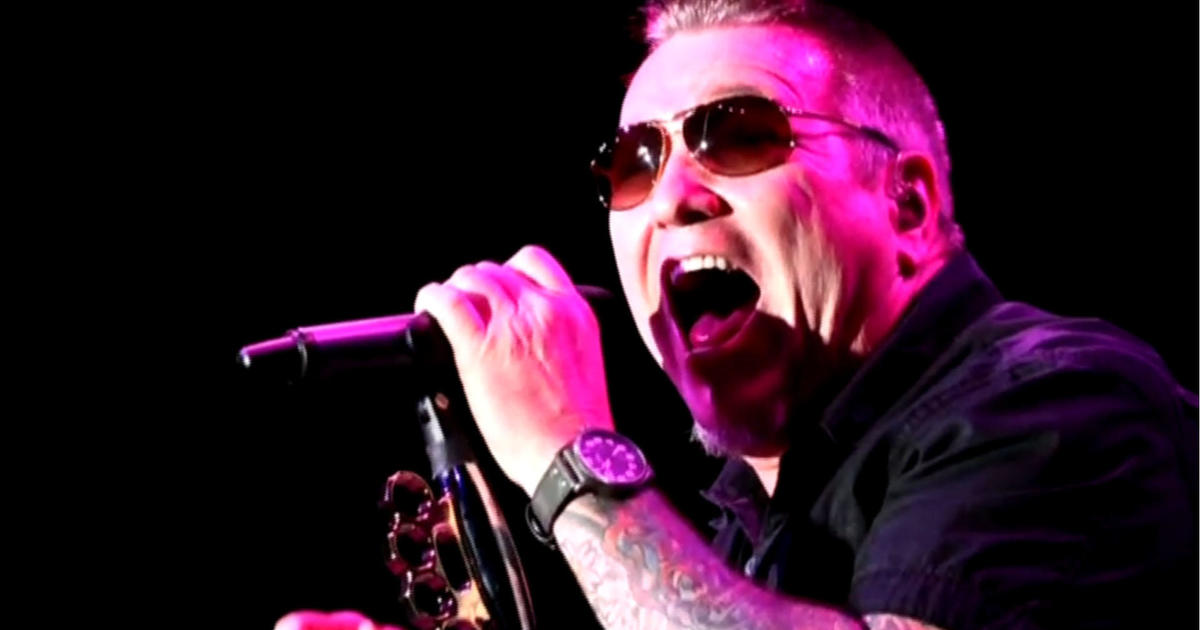 Steve Harwell: Smash Mouth frontman dies aged 56, Ents & Arts News