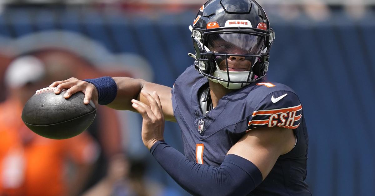 Chicago Bears waive Connor Barth, sign kicker Cairo Santos 