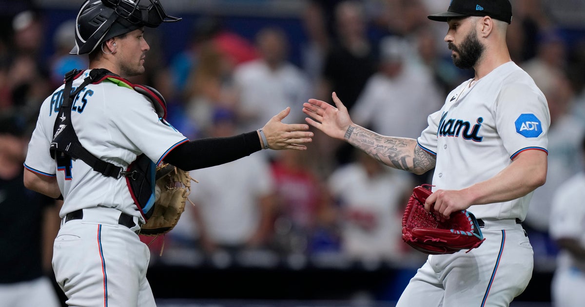 Bryan De La Cruz hits 2-run homer in 8th in Marlins’ 6-3 victory in excess of Dodgers Bryan De La Cruz hits 2-run homer in 8th in Marlins’ 6-3 victory in excess of Dodgers