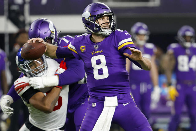 Minnesota Vikings running back Ty Chandler stretches during Minnesota  News Photo - Getty Images