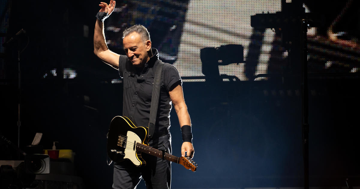 Bruce Springsteen postpones remaining September shows due to peptic ulcer