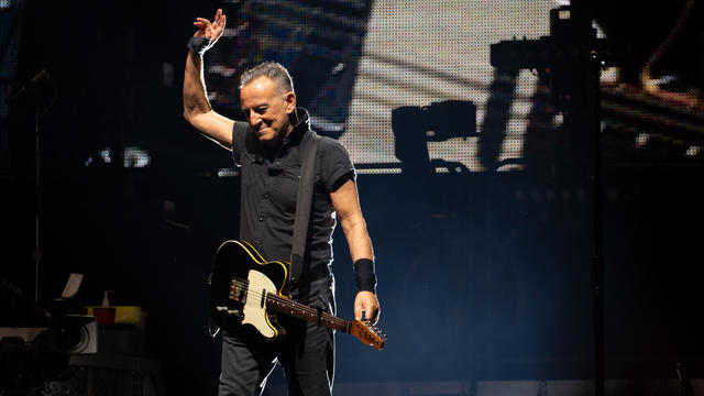 Bruce Springsteen In Concert - East Rutherford, NJ 