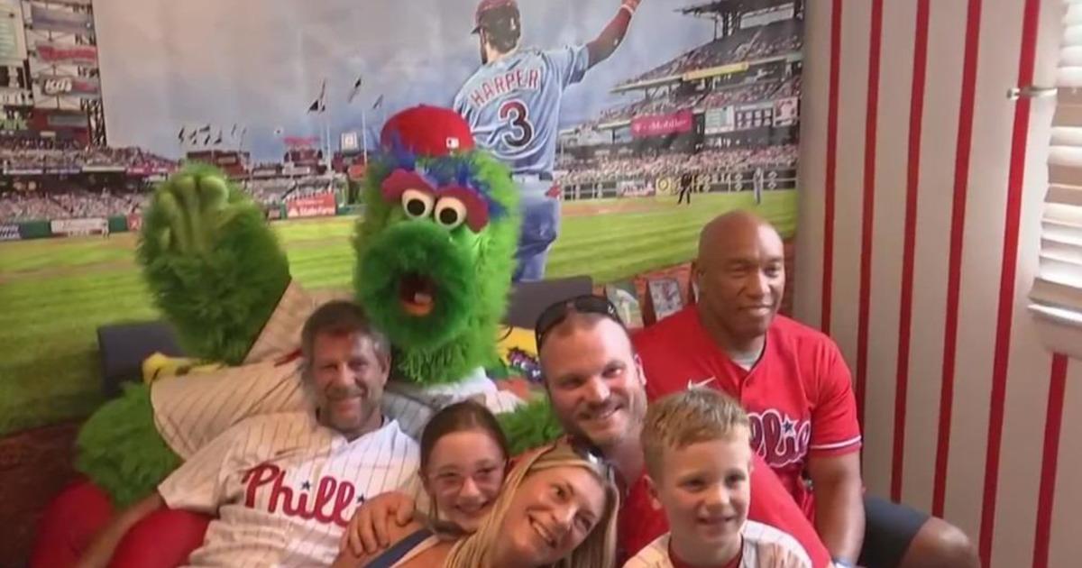 Young cancer warrior gets a room makeover by the Phillies