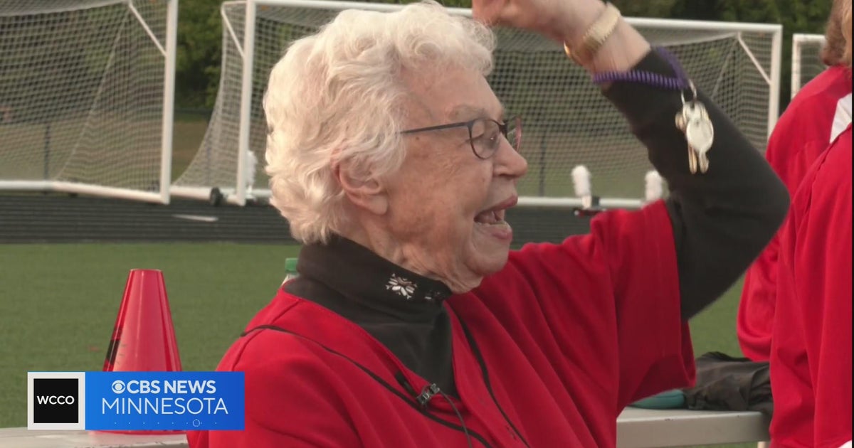 Seniors cheer on Eden Prairie football team CBS Minnesota