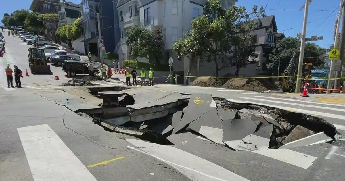 San Francisco sinkhole repairs at Fillmore and Green could take a week