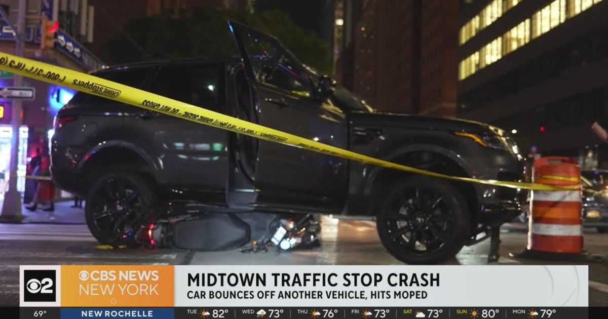 Police: Moped rider injured when stolen car flees officers in Manhattan ...