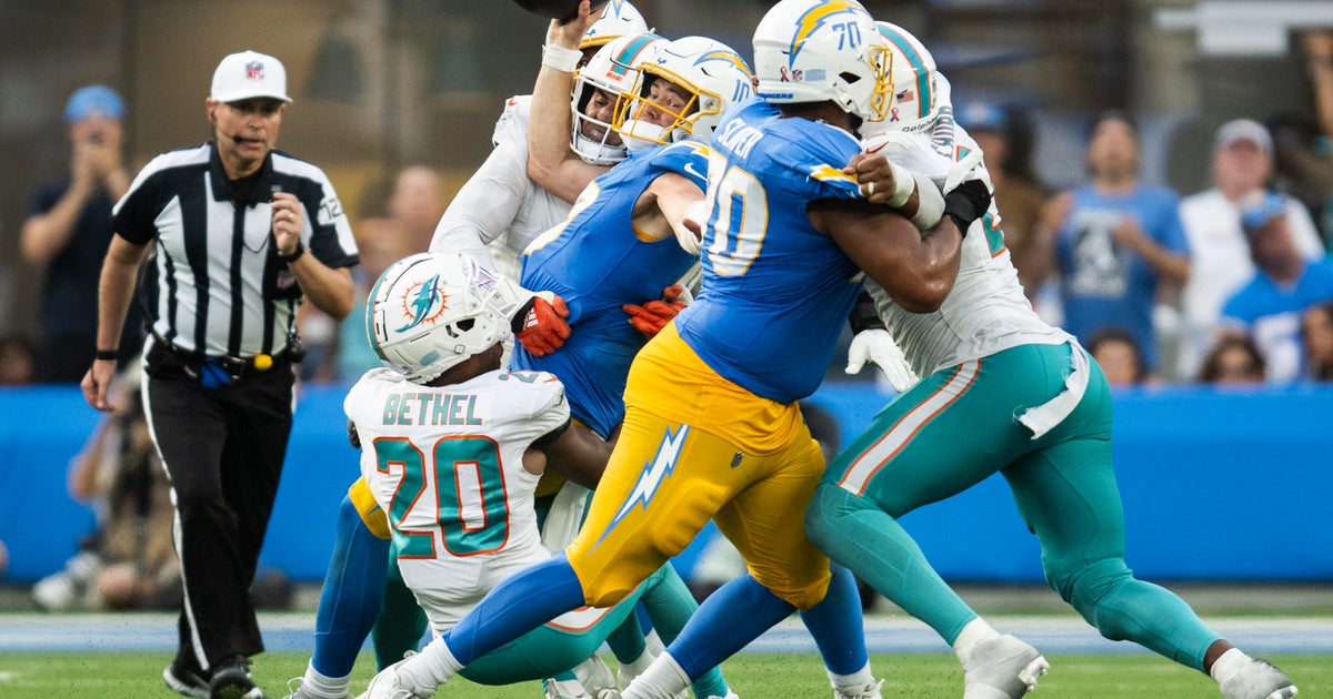 Dolphins’ defense hoping to modify, quit the operate just after weak performance versus Chargers Dolphins’ defense hoping to modify, quit the operate just after weak performance versus Chargers