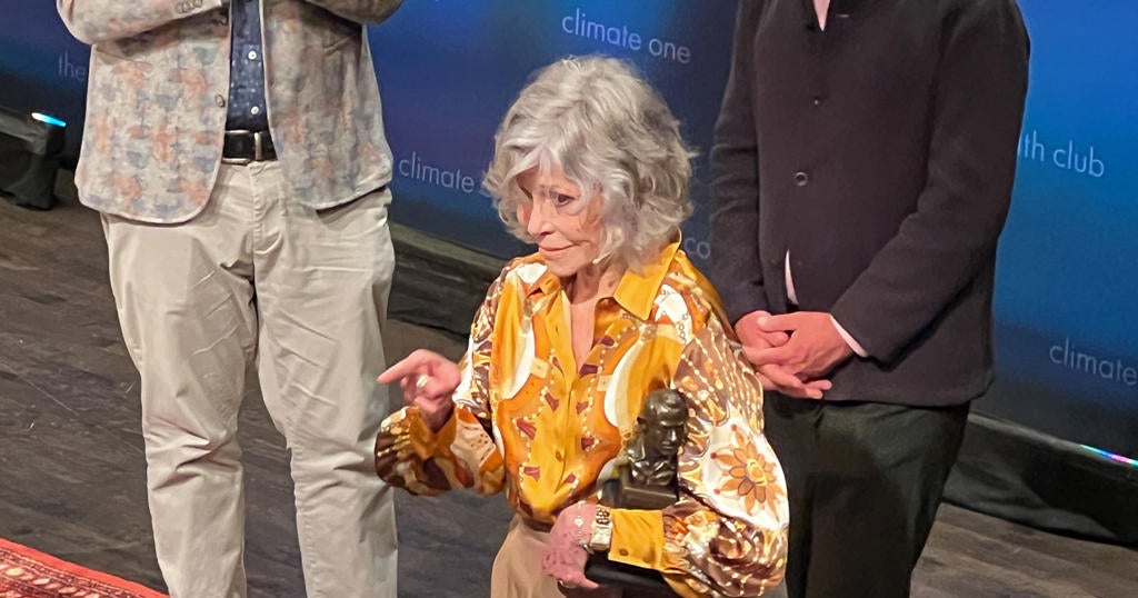Jane Fonda receives Steinbeck award in San Francisco for lifetime of activism Jane Fonda receives Steinbeck award in San Francisco for lifetime of activism