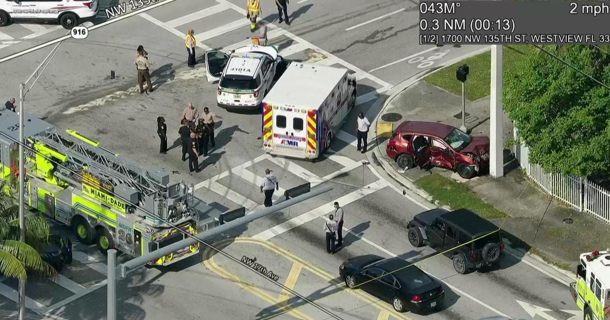 Crash injures Miami-Dade police officer, K-9, second driver