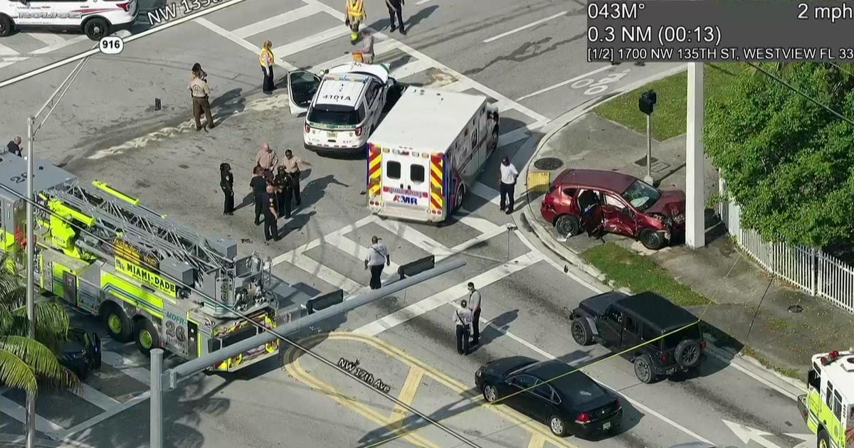 Crash injures Miami-Dade police officer, K-9, second driver Crash injures Miami-Dade police officer, K-9, second driver