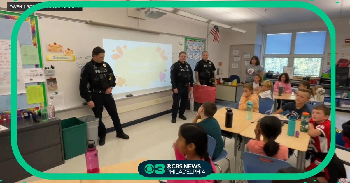 owen-j-roberts-school-district-students-celebrate-police-officers-cbs-philadelphia