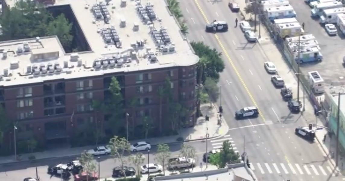 Police shoot robbery suspect at apartment complex in South LA; three