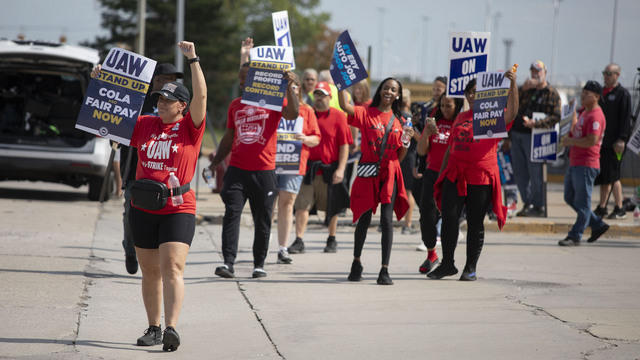 cbsn-fusion-what-the-uaw-union-is-demanding-and-how-the-strike-will-affect-the-economy-thumbnail-2294120-640x360.jpg 