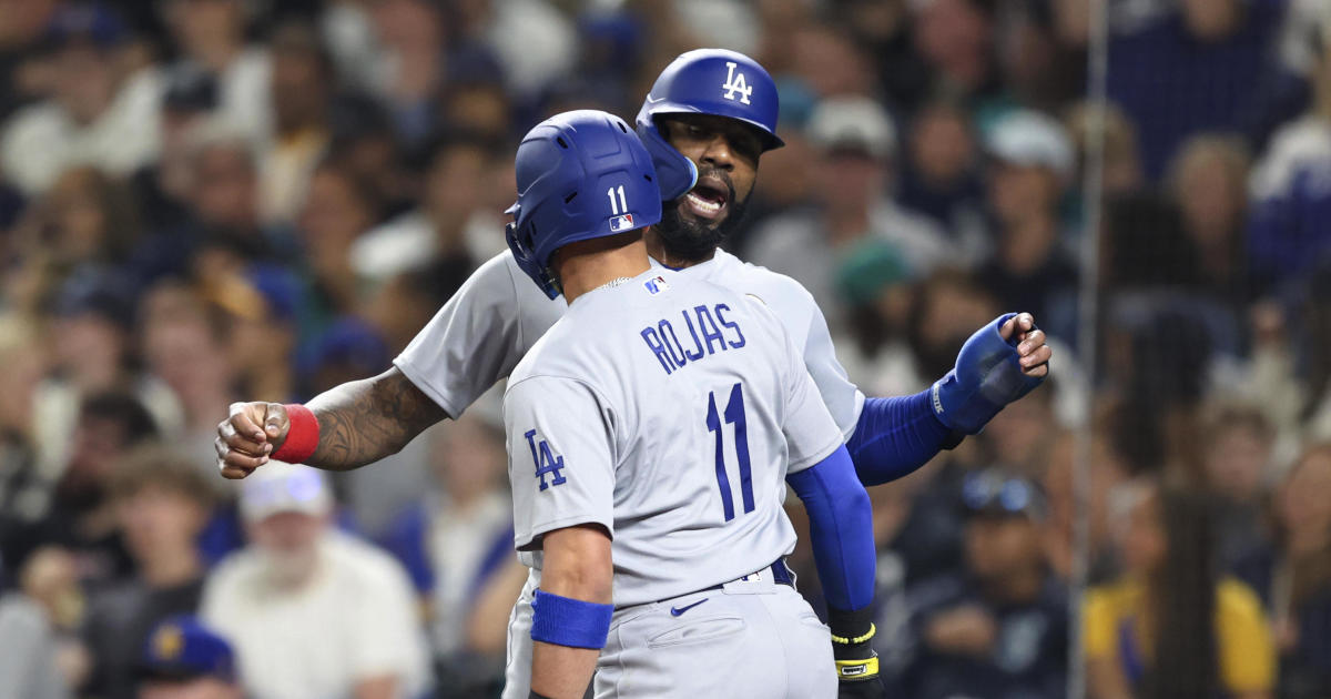 Lux's 3-run homer in 8th rallies Dodgers past Mariners 6-4