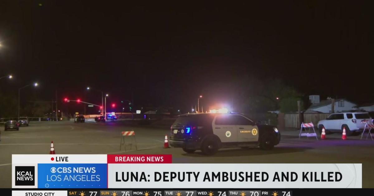 Deputy Fatally Shot While In Patrol Car In Palmdale Search For Killer Underway Cbs Los Angeles 8667