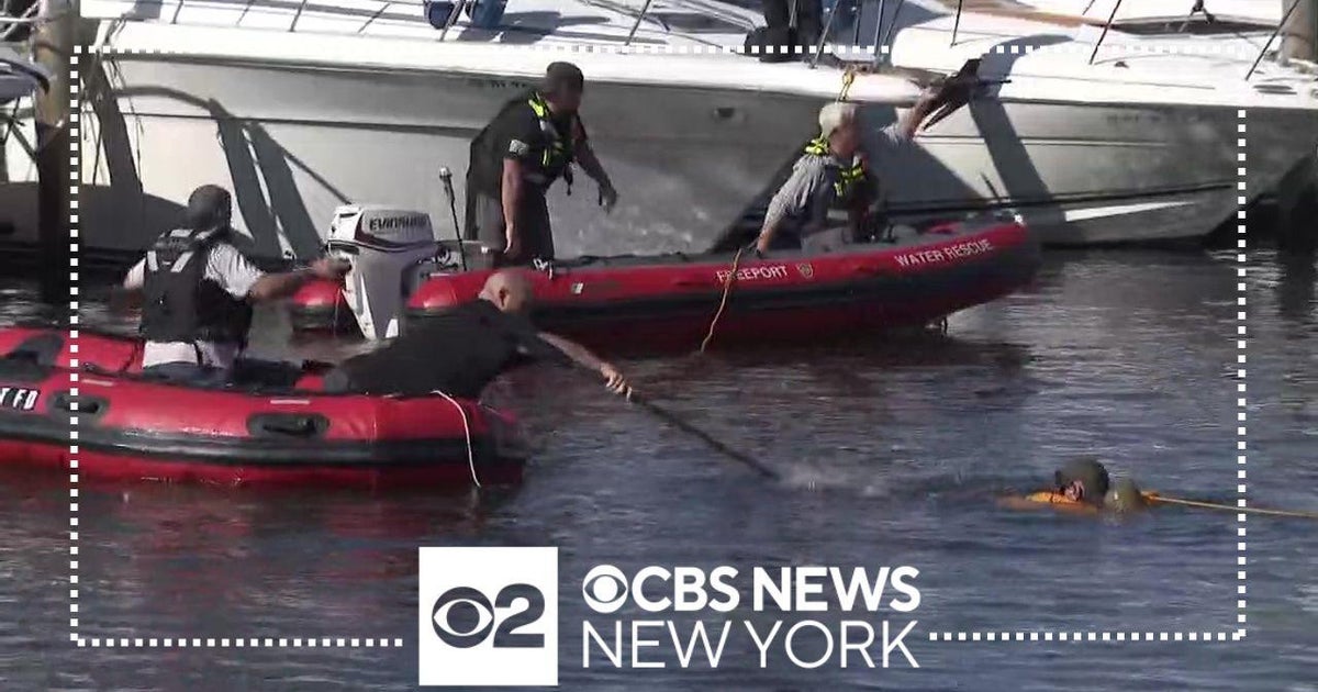 Good Samaritan jumps into Freeport Bay to assist in water rescue - CBS ...