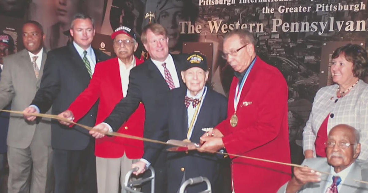 Plaque honoring Tuskegee Airmen unveiled at Pittsburgh International Airport