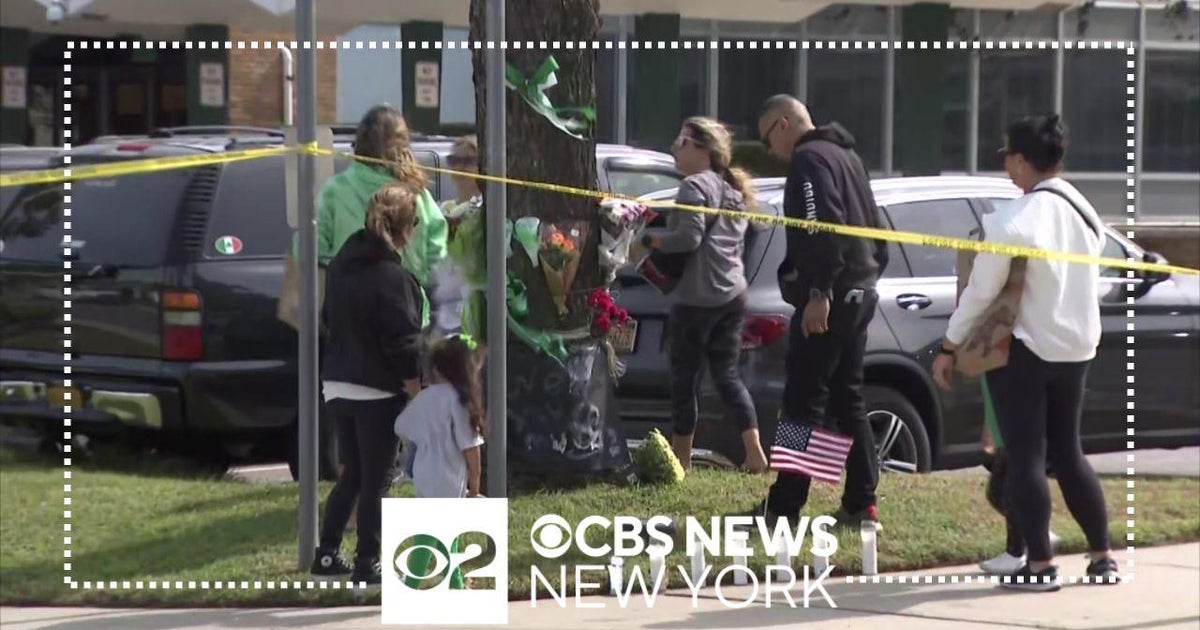 Farmingdale community standing together after tragic bus crash CBS New York