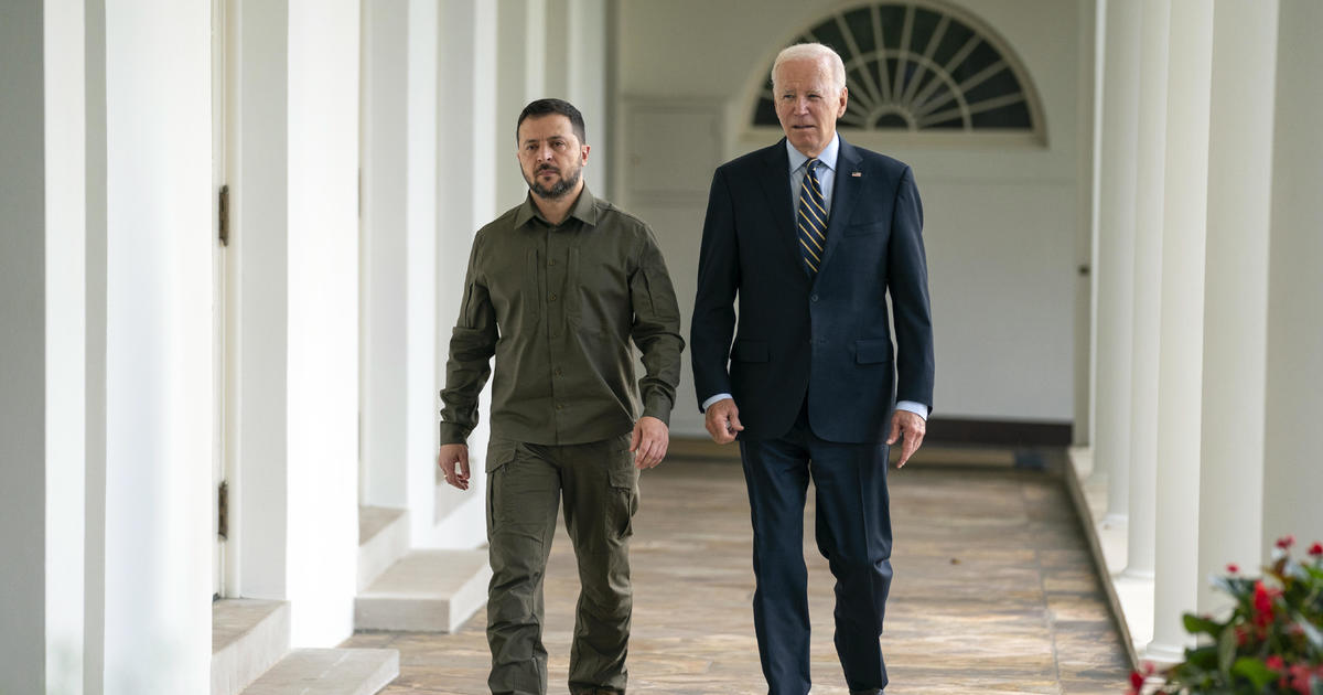 Biden tells Zelenskyy U.S. will provide Ukraine with ATACMS missiles