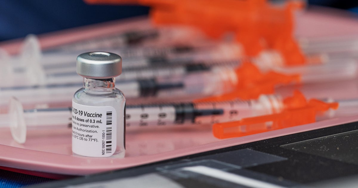 How FDAs top vaccines official is timing his COVID booster and flu shot for fall 2023  CBS News How FDAs top vaccines official is timing his COVID booster and flu shot for fall 2023  CBS News