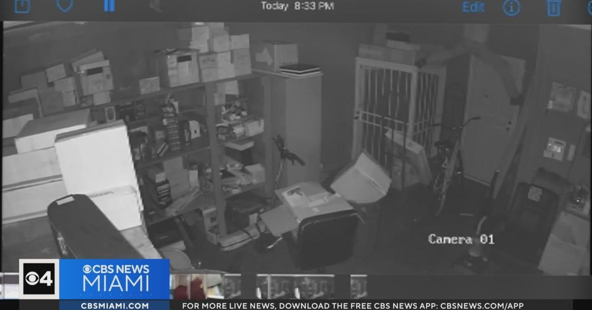 Burglar targets Miami pawn shop, thieving 0K worth of merchandise Burglar targets Miami pawn shop, thieving 0K worth of merchandise