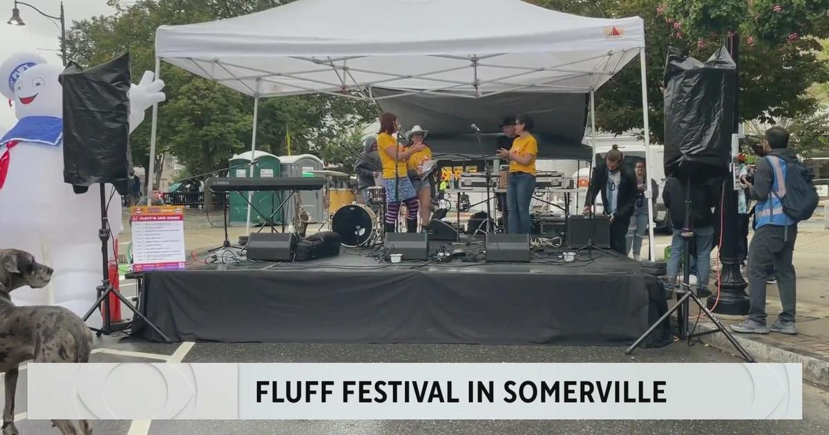 Somerville celebrates marshmallow fluff at annual Fluff Festival CBS