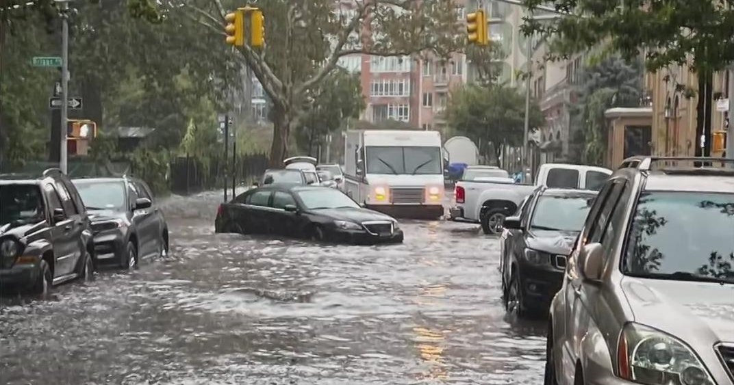 Heavy rain brings flash floods to New York City - CBS Chicago
