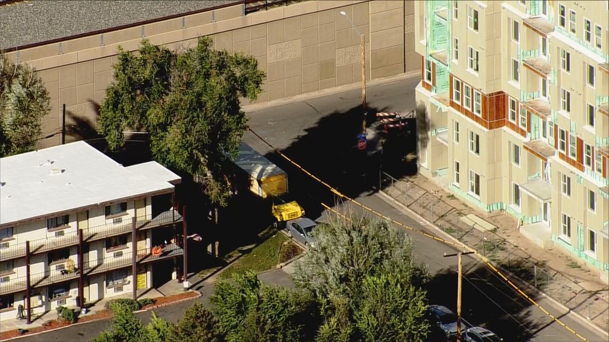 Lakewood police investigate deadly shooting, 1 suspect in custody - CBS ...