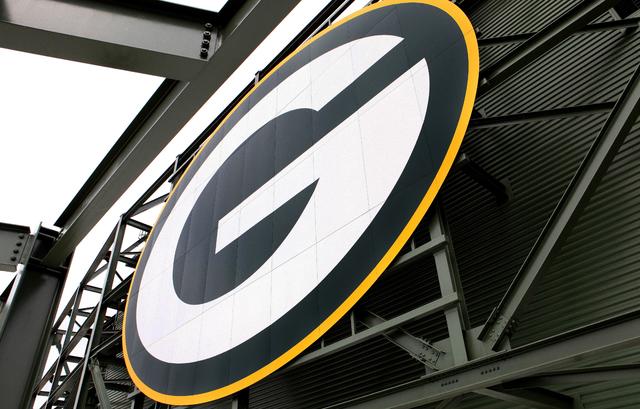 John Gordon, artist who helped design Packers' distinctive 'G' team logo,  dies at age 83