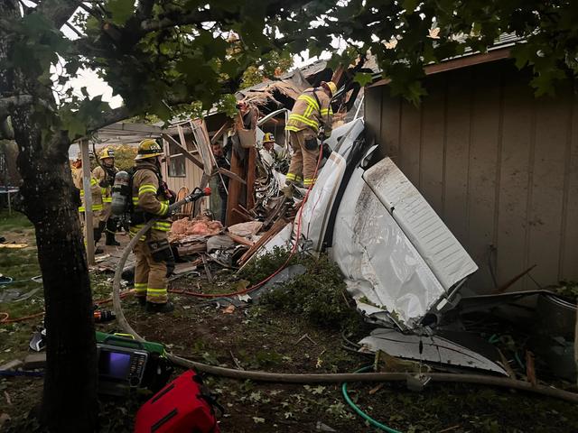 Dramatic video shows plane moments before it crashed into Oregon