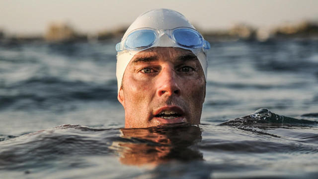 1004-cmo-hudsonriverswimmer-jacobsen-2343194-640x360.jpg 