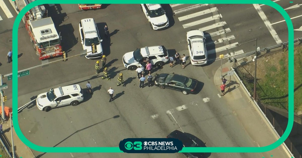 Officer involved in car crash on Roosevelt Boulevard in Rhawnhurst ...