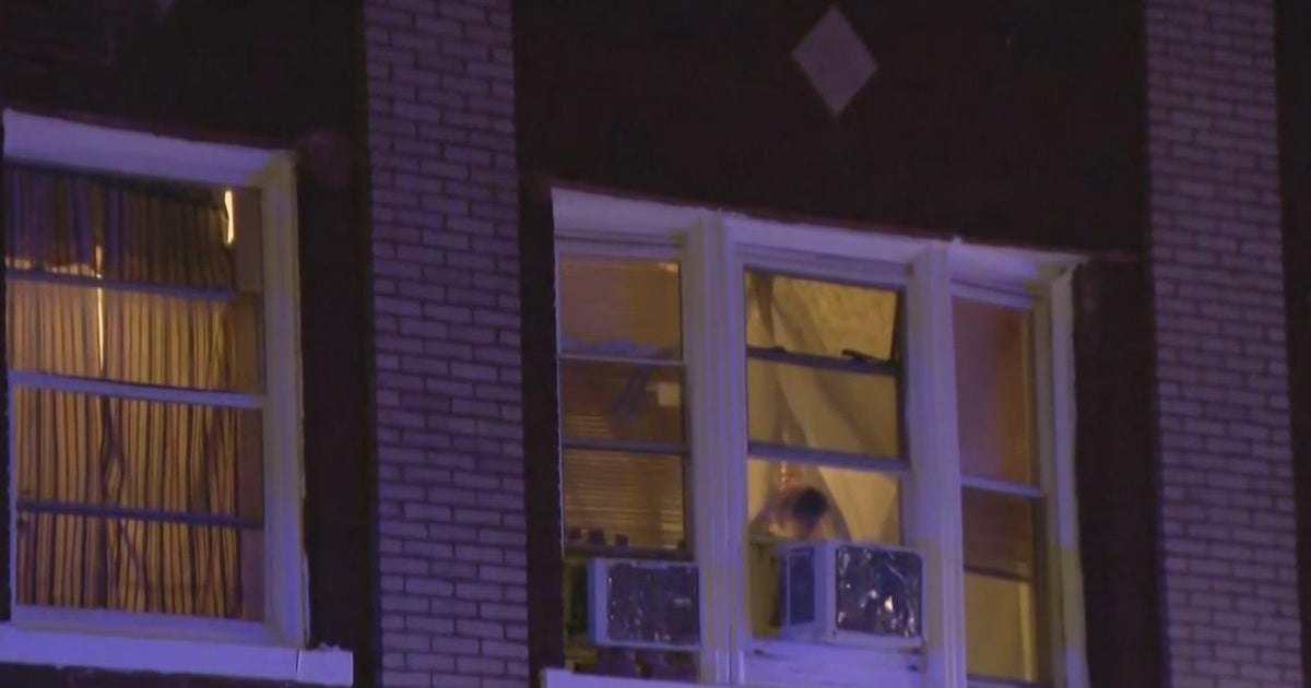 Woman, man killed during shooting inside Chicago apartment - CBS Chicago
