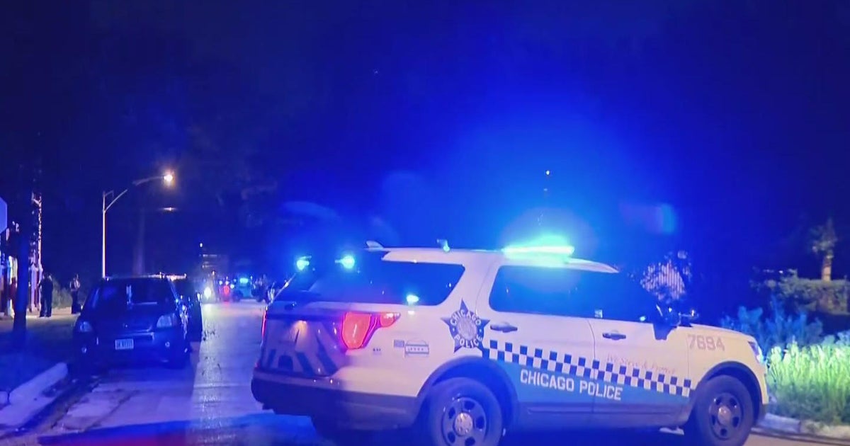 Woman, man killed during shooting inside Chicago apartment - CBS Chicago