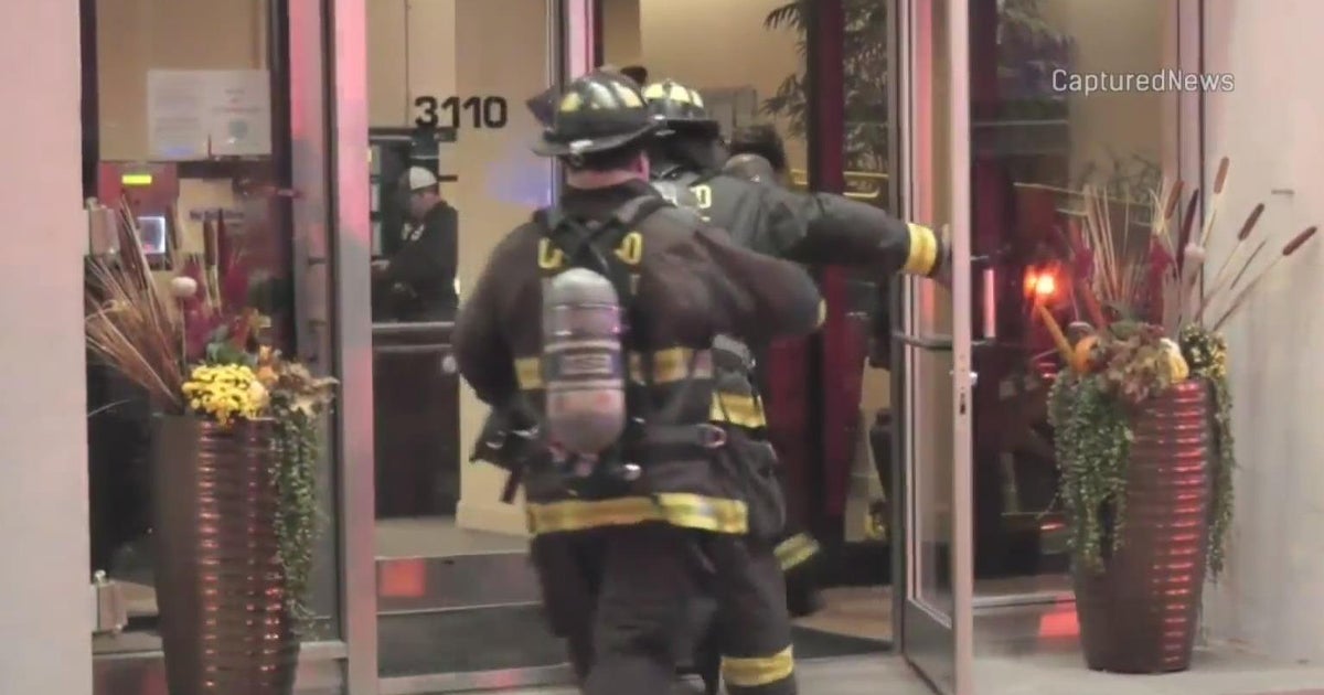 Chicago high-rise fire leaves one man hospitalized - CBS Chicago