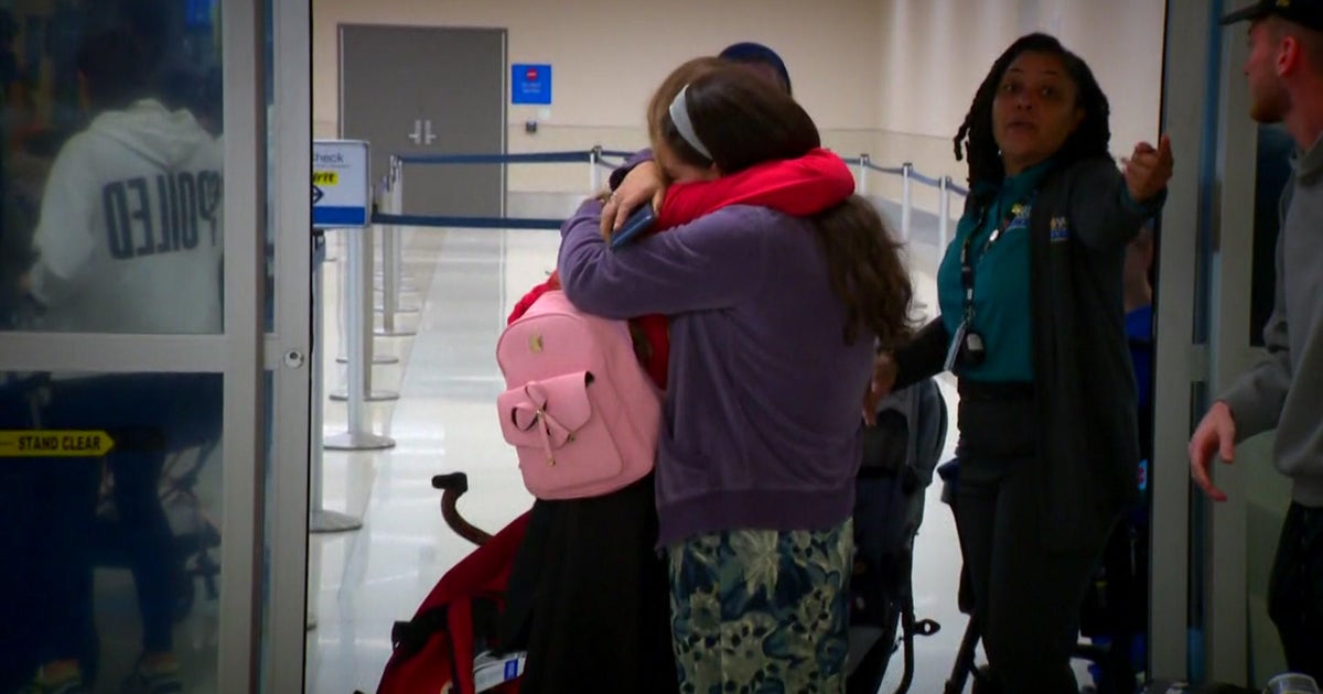 South Florida people reunite with cherished kinds from Israel, views with those people still left behind South Florida people reunite with cherished kinds from Israel, views with those people still left behind
