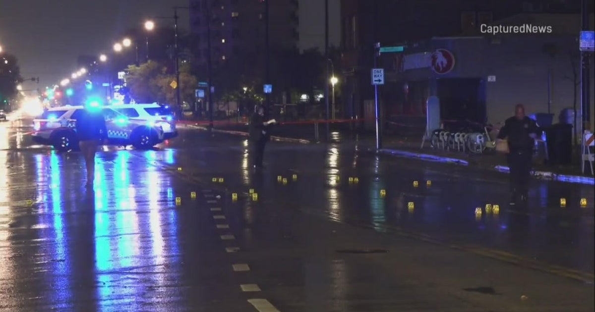2 hurt in shooting on Chicago's West Side, police say - CBS Chicago