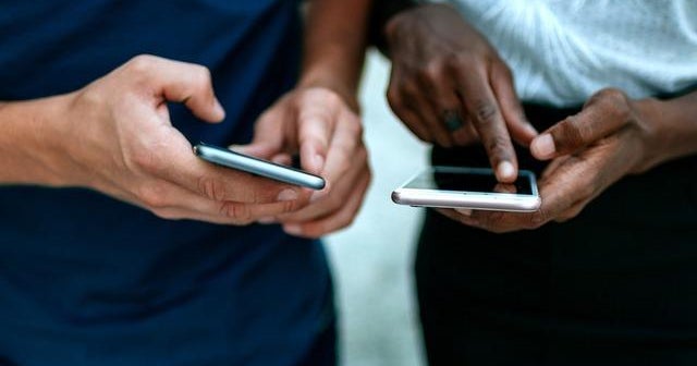 Uzmanlar, Rus dezenformasyon gruplarının Vali Tim Walz hakkında asılsız iddiaları desteklediğini söylüyor