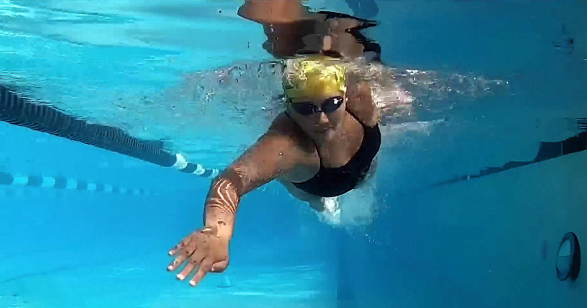 东湾青少年通过开放水域游泳筹集资金与癌症作斗争