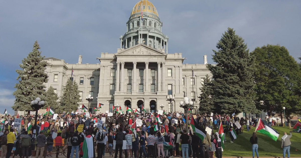Hundreds of Coloradans rally at State Capitol in solidarity with ...