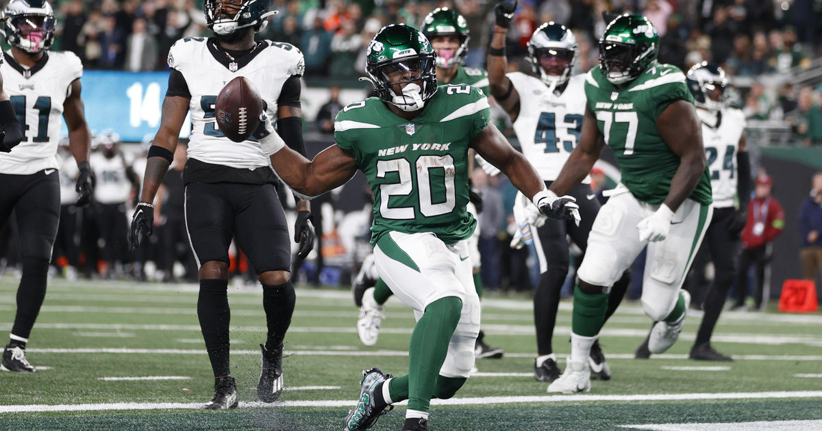 Jeffrey Lurie says Eagles will unveil Kelly Green uniforms in 2023